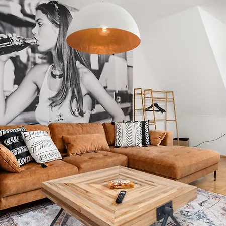Luniq - Sky - 5 Min Zum Hauptbahnhof & Messe - Klima - 6 Gaeste * Essen