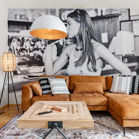 Maracoon - Messe I Great Location